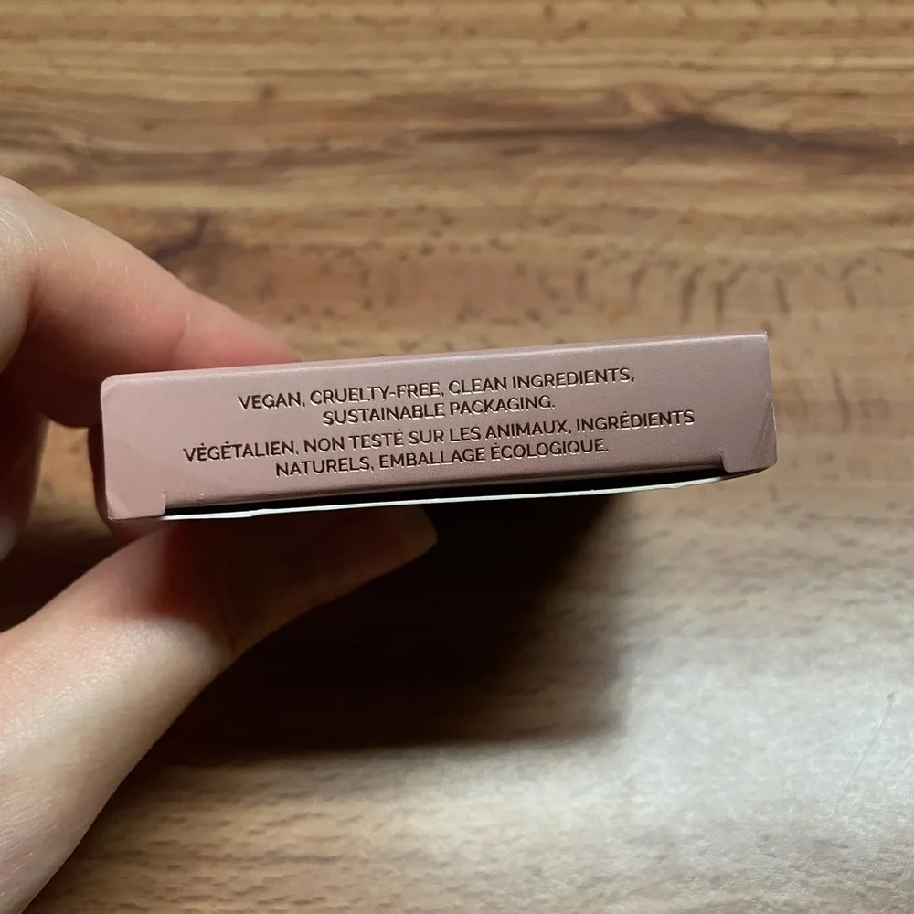 TYS BEAUTY Lip Crayon Liner & ĀTHR BEAUTY Diffused Reflections Bronzing Powder